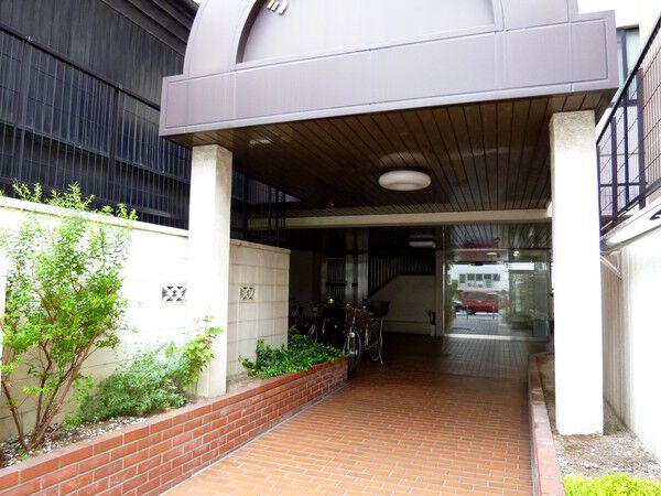 【シティパレス富士見町】1階入口部分