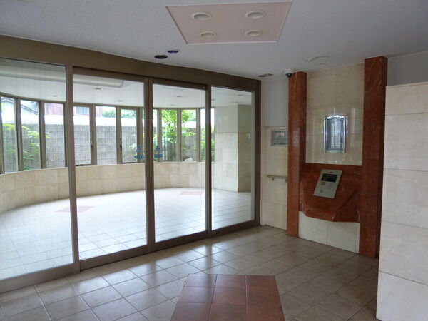 【ライオンズマンション富士見町】エントランス