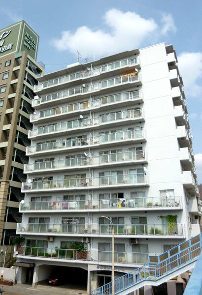 【日商岩井上前津ハイツ】建物外観