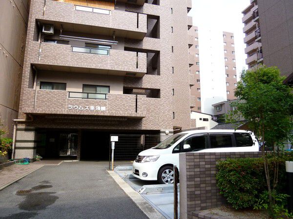 【ラウムズ東別院】敷地内駐車場 【ラウムズ東別院】敷地内駐車場