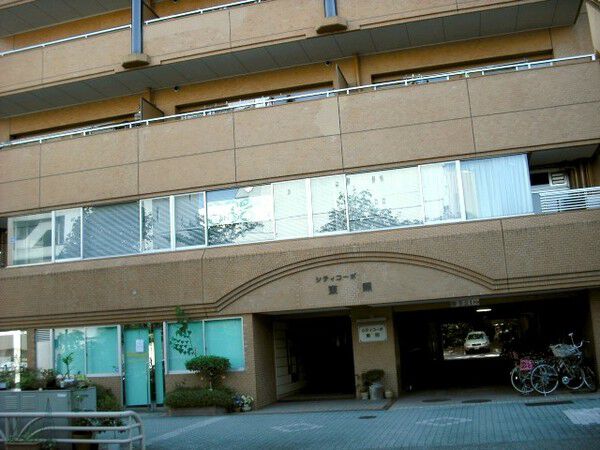 【シティコーポ東照】建物外観 1階部分