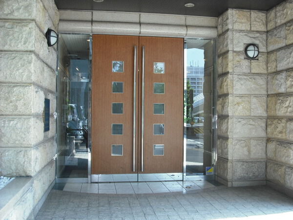 【プレサンス名古屋城前】エントランス 【プレサンス名古屋城前】エントランス