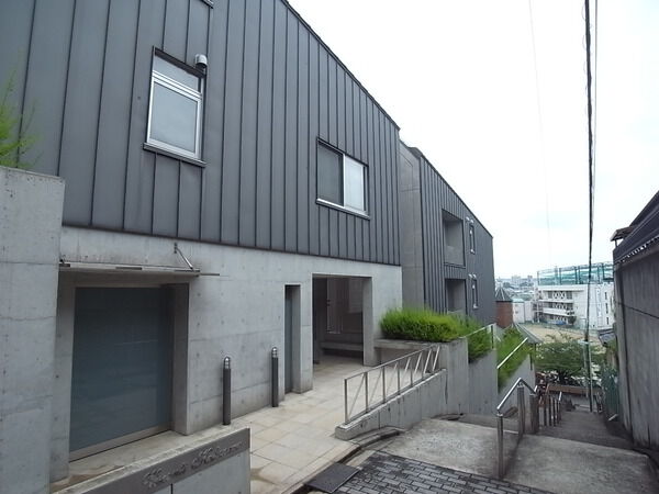 ヴィスコンティ覚王山 2枚目 ヴィスコンティ覚王山