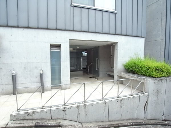 ヴィスコンティ覚王山 3枚目 ヴィスコンティ覚王山