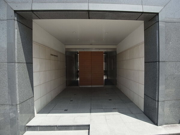 【グランドメゾン鹿子町】エントランス