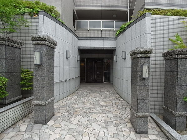 【パルシオ本山鹿子町】エントランス