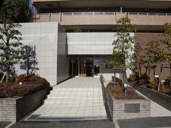 【ソフィア東山フォレストアリーナ】エントランス 【ソフィア東山フォレストアリーナ】エントランス