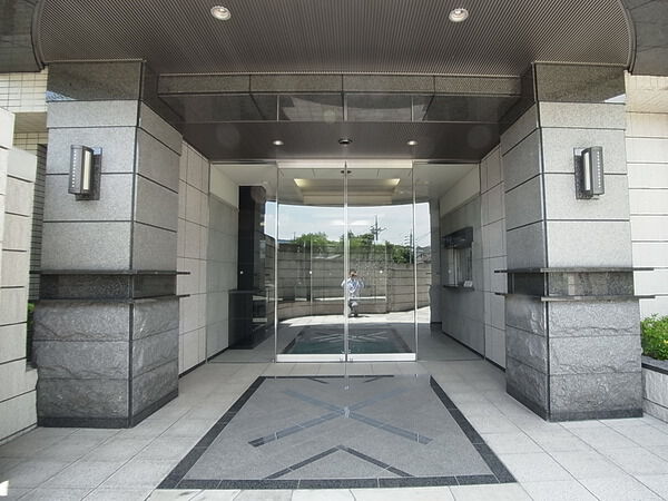 【パルシオ東山元町】エントランス
