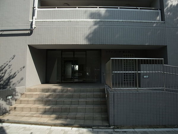 【シティコーポ星ヶ丘エアリステージ】エントランス 【シティコーポ星ヶ丘エアリステージ】エントランス