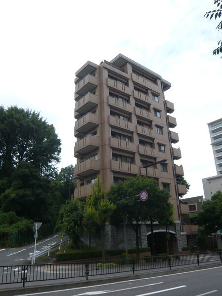 ファミール山手通