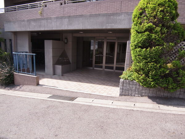 【八事表山シティハウス】エントランス 【八事表山シティハウス】エントランス