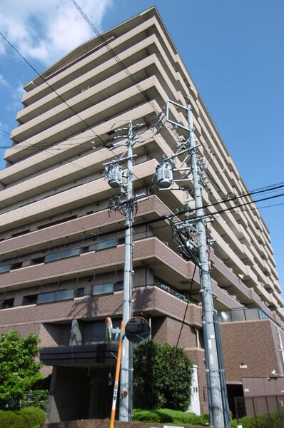ファミール小牧 3枚目 ファミール小牧