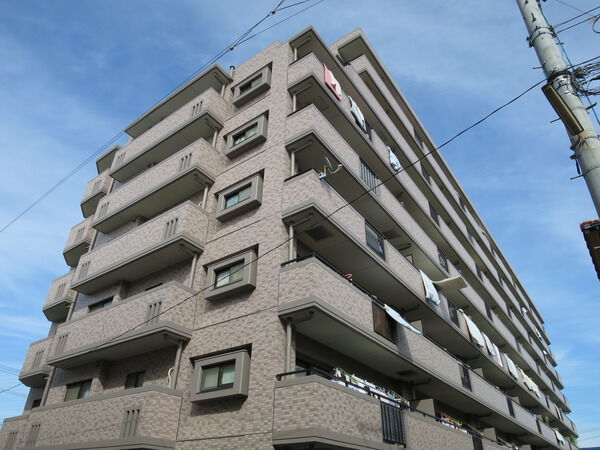 【宝マンション中小田井】外観 【宝マンション中小田井】外観