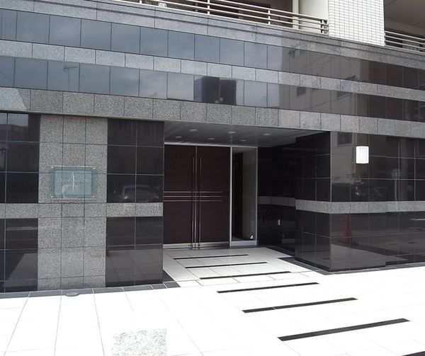 【グランマノワール伝馬町】エントランス