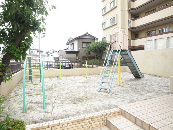 【レインボー甚目寺】敷地内公園 【レインボー甚目寺】敷地内公園