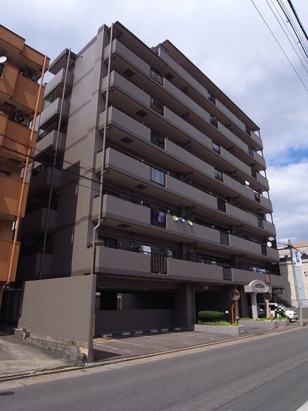 【宝マンション川間町】外観