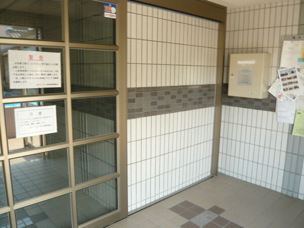 【宝マンション春田野】エントランス