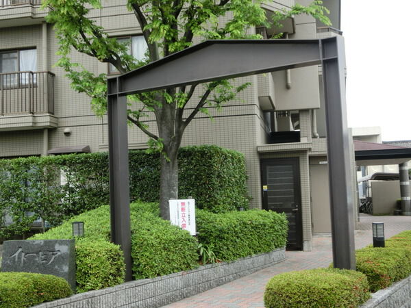 【イトーピア第３大曽根マンション】アプローチ