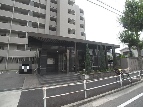 【プレミスト上飯田】エントランス