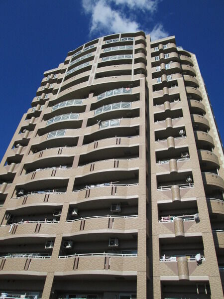 【メープルタワー竜美ヶ丘アネックス】外観写真南面