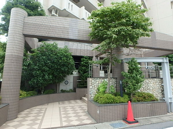 【グローリアスヒルズ日進第5】エントランス 【グローリアスヒルズ日進第5】エントランス