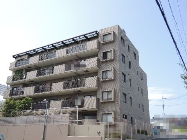 【植田パークホームズ】外観です。