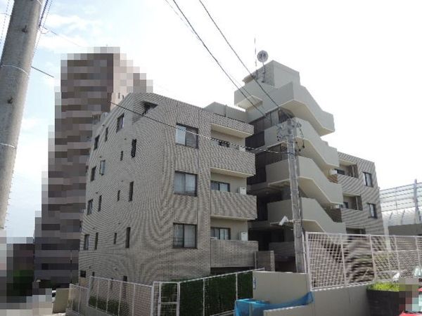 【植田パークホームズ】外観です。