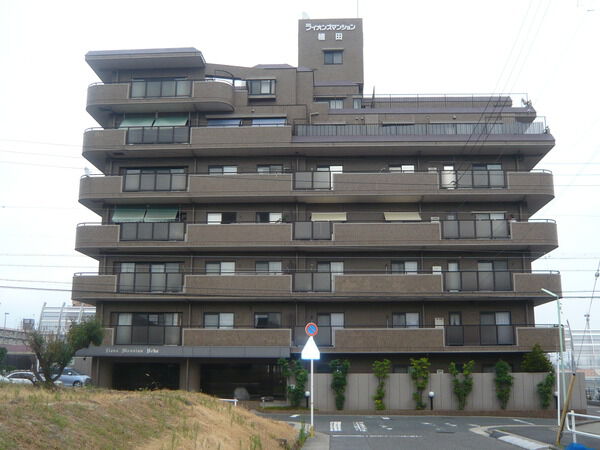 【ライオンズマンション植田南】外観