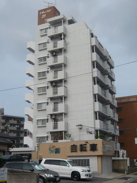 【ラキャッスル２１植田】外観