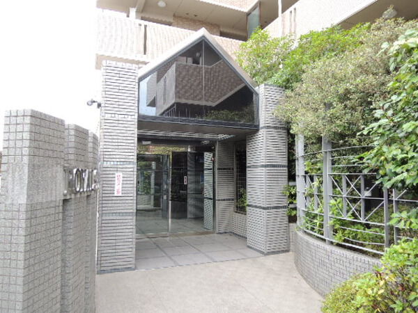 【ロイヤル菅田Ⅲ】外観です。