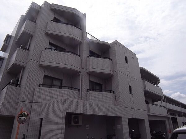 サンパーク伝治山