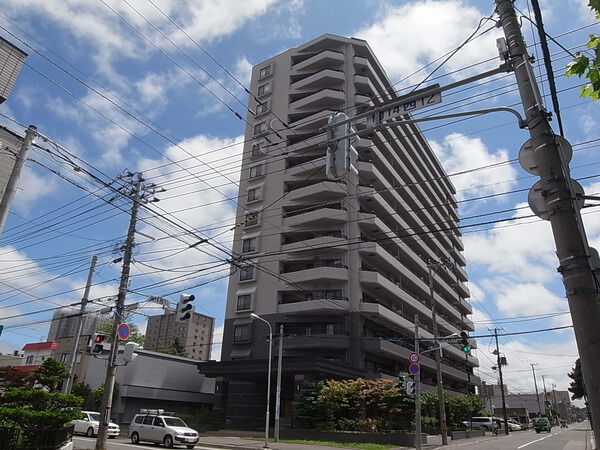 クリーンリバーフィネス山鼻中央
