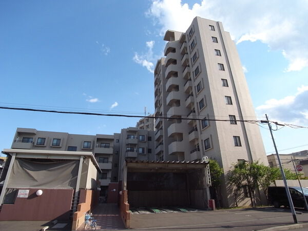 ラピス栄町プレッソ