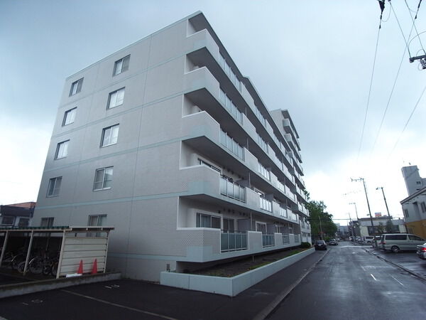 ファミール栄町