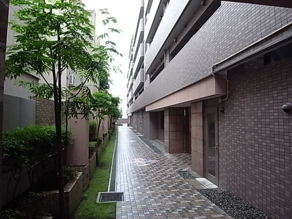 【ダイアパレス麻生南公園】アプローチ 【ダイアパレス麻生南公園】アプローチ