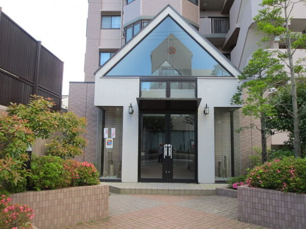 【ナイスアーバン南仙台Ⅱ】エントランスアプローチ 【ナイスアーバン南仙台Ⅱ】エントランスアプローチ