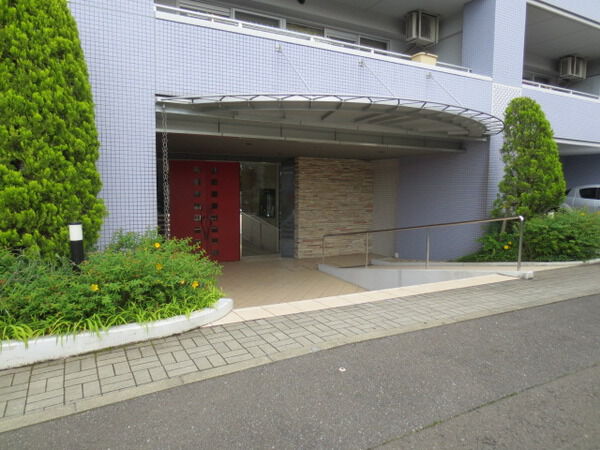 【セレーノ旭ケ丘】エントランス 【セレーノ旭ケ丘】エントランス