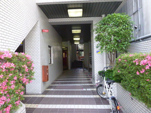 【モンテベルデ花京院】エントランス