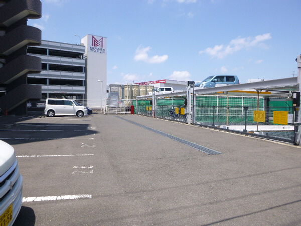 【サンシティ宮城野】駐車場付近 【サンシティ宮城野】駐車場付近