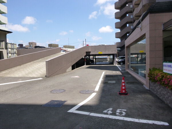 【バンベール宮城野】駐車場付近 【バンベール宮城野】駐車場付近