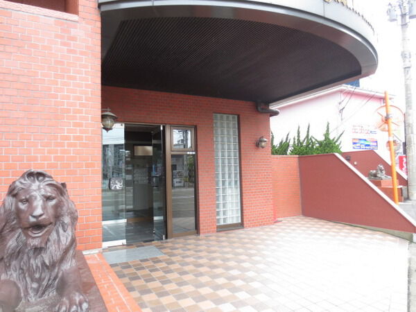 【ライオンズマンション原町第3】エントランス