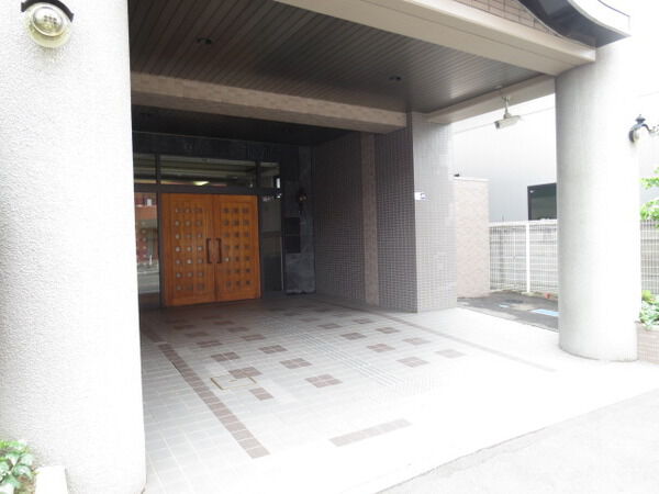 【ロイヤルパレス宮城野】エントランス