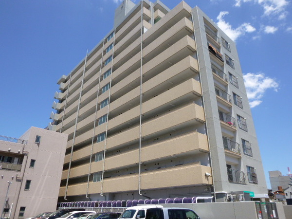 【ファミール榴ヶ岡】外観