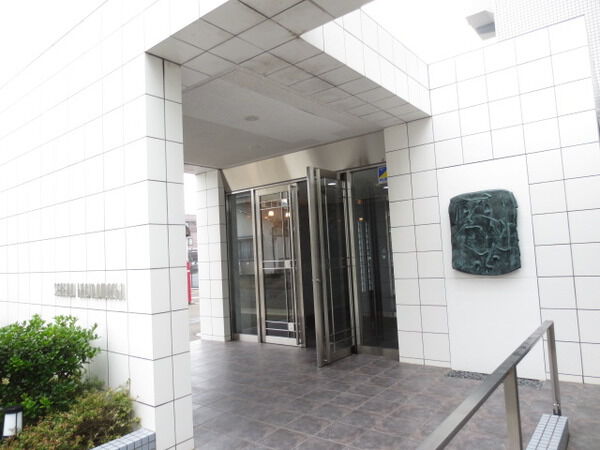 【セレーノ萩野町ミュゼ】エントランス