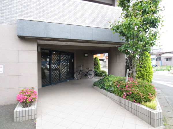【ダイアパレス萩野町Ⅲ】エントランス