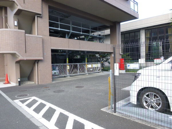 【ナイスパークフィールド宮城野原公園】駐車場付近