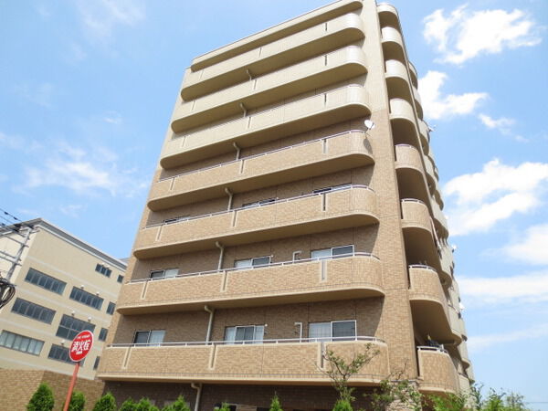 【サンデュエル新田駅前】外観