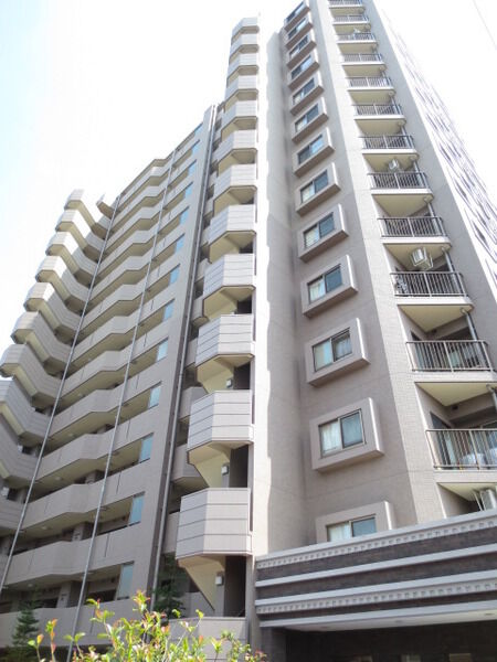 【ナイスサンソレイユ小鶴新田】外観