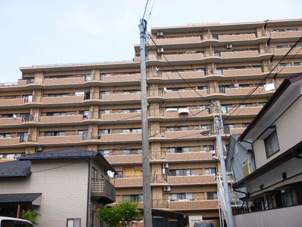 【ライオンズマンション中倉】外観