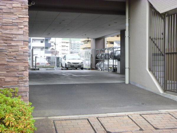 【プラウド大和町】駐車場付近 【プラウド大和町】駐車場付近